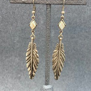 Dangle Pierced Earrings Silver Feather Marbled Blue Diamond Hook Retro BoHo